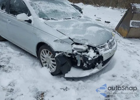2008 Volkswagen Jetta Wolfsburg Edition z USA, uszkodzony, nr VIN 3VWRJ71K78M185070